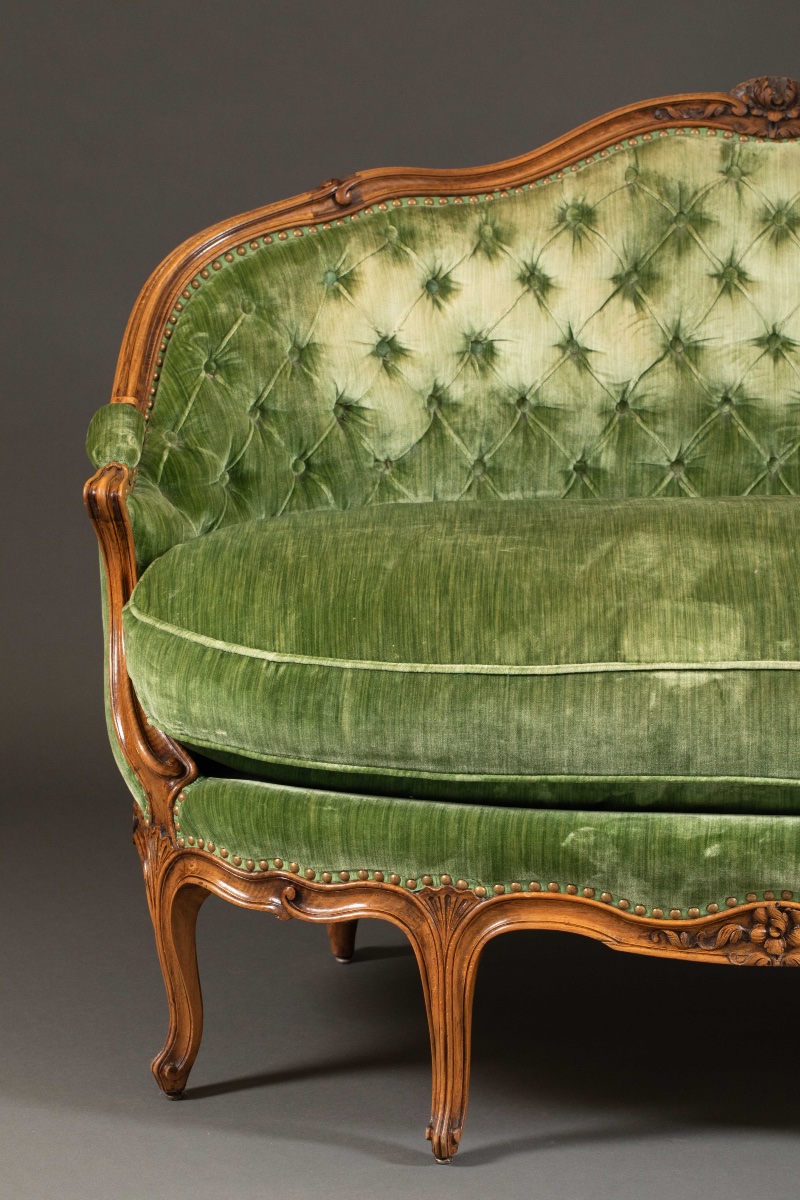 Small Basket Sofa In Molded And Carved Walnut, -photo-3