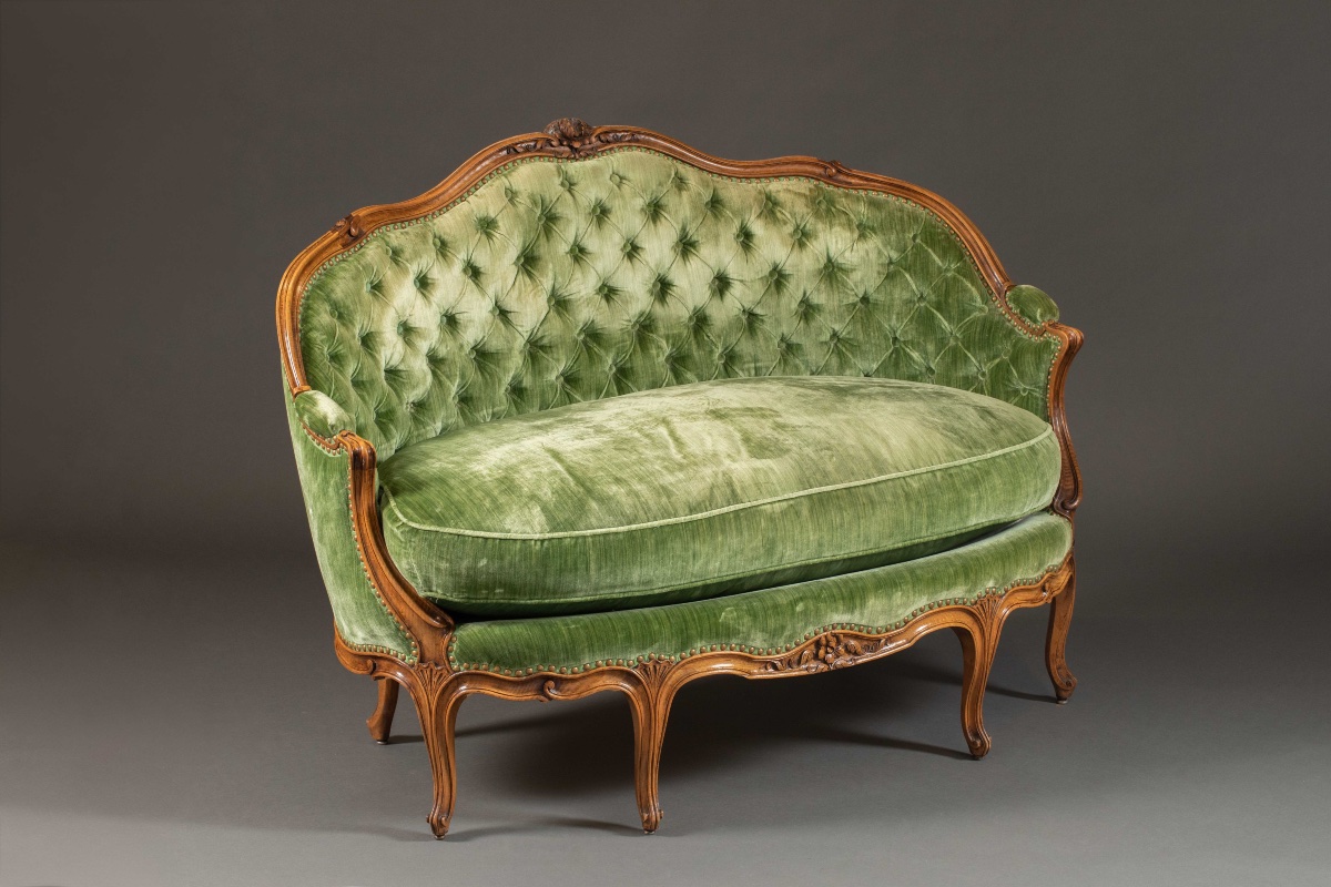 Small Basket Sofa In Molded And Carved Walnut, -photo-1