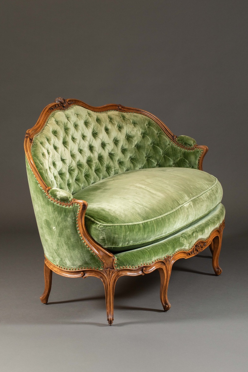 Small Basket Sofa In Molded And Carved Walnut, -photo-3