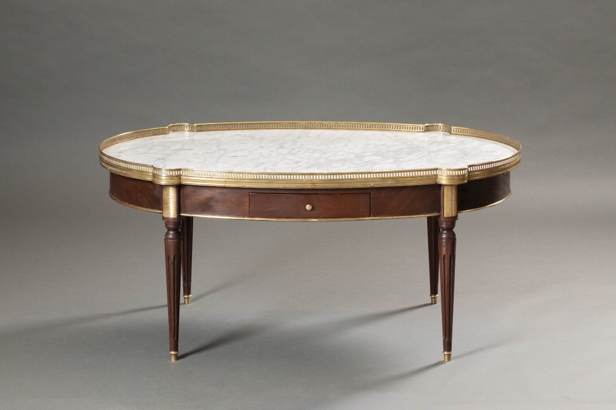 Table ovale  Basse Bouillotte De Style Louis XVI à Oreilles-photo-2