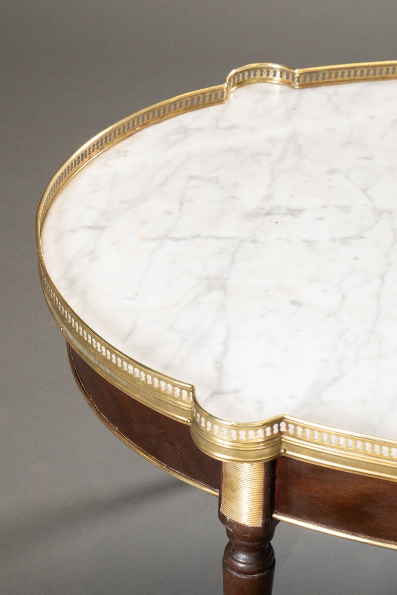 Table ovale  Basse Bouillotte De Style Louis XVI à Oreilles-photo-4