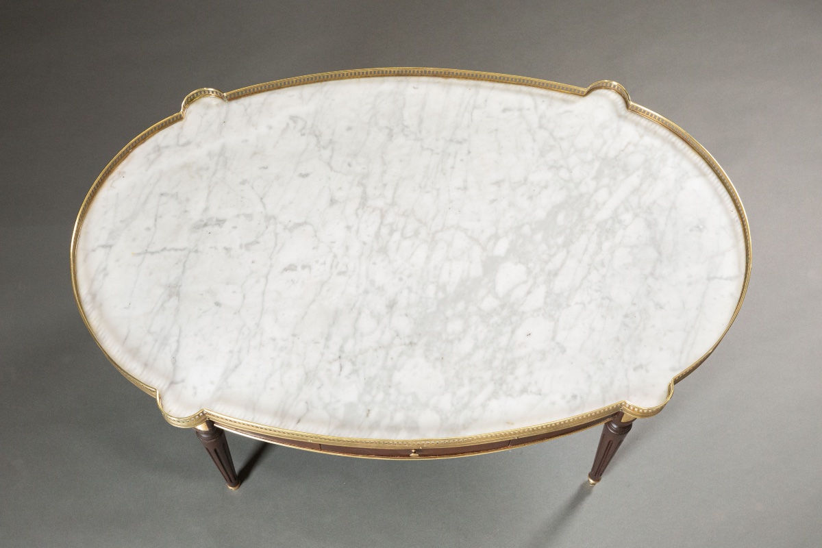 Table ovale  Basse Bouillotte De Style Louis XVI à Oreilles-photo-3