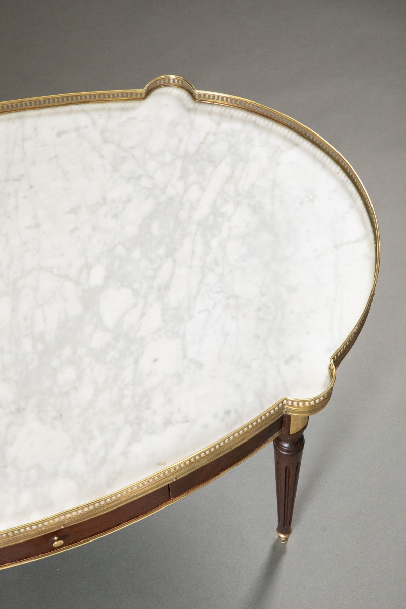 Table ovale  Basse Bouillotte De Style Louis XVI à Oreilles-photo-4