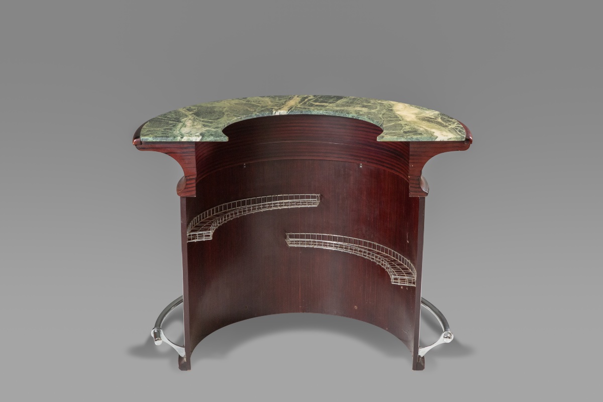 Bar semi-circulaire  plateau en marbre  avec trois  tabourets  de style art deco   . -photo-4