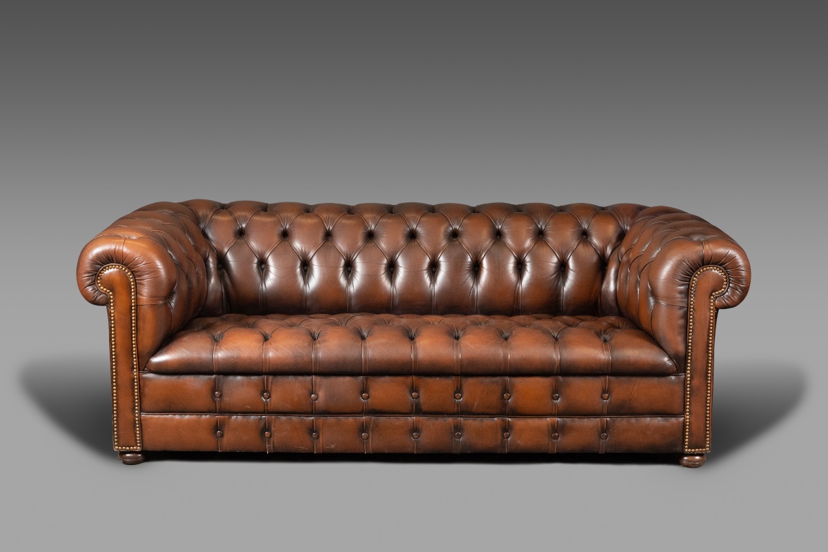Ensemble Chesterfield en cuir brun – Canapé et paire de fauteuils – Angleterre,-photo-4