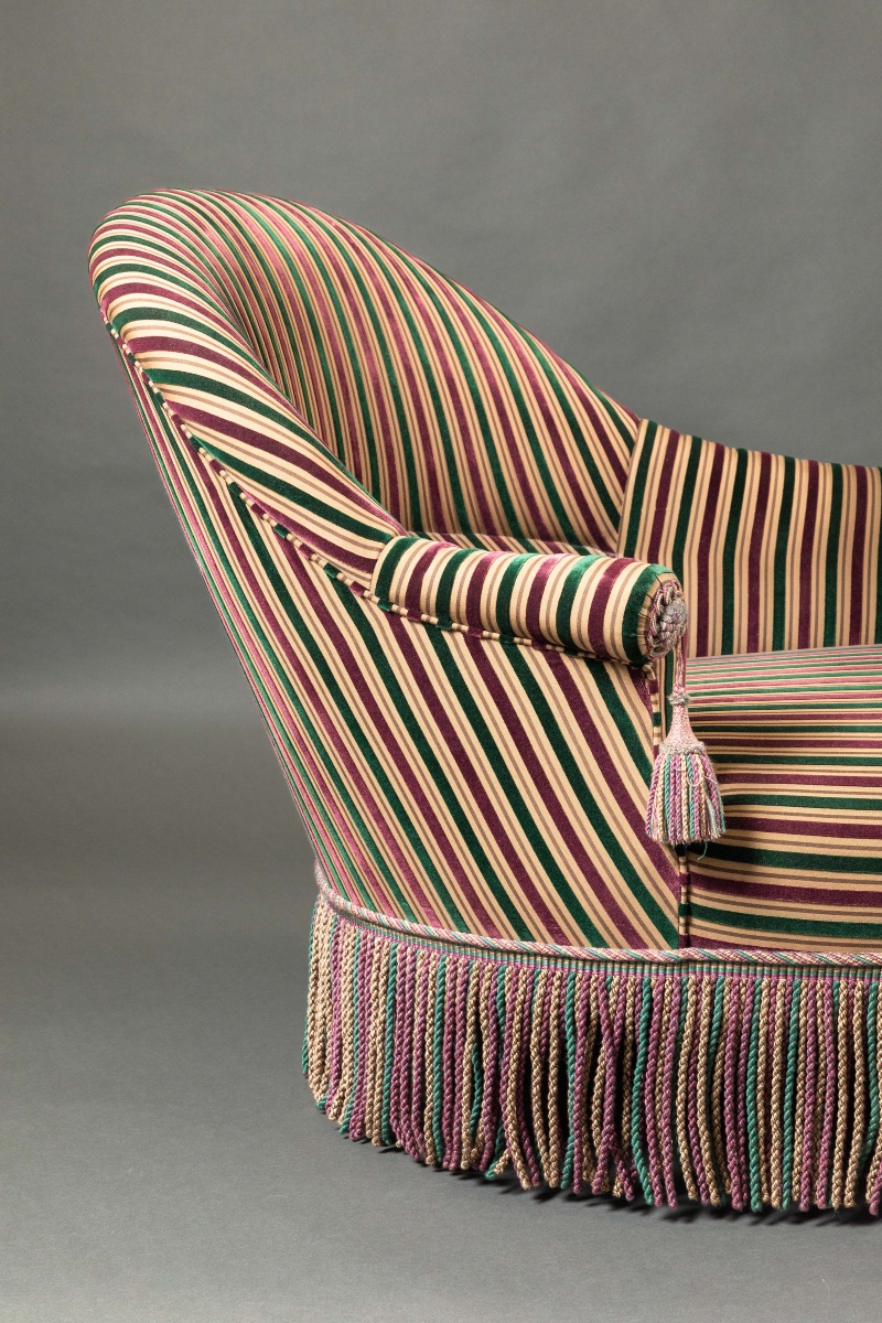 Grande Méridienne – Élégant Tissu Rayé et Passementerie – Longueur 170 c-photo-2