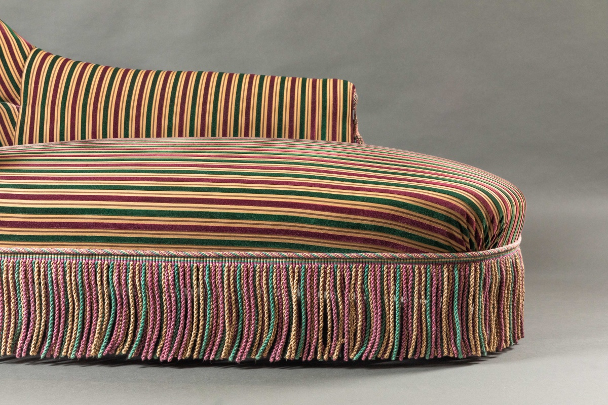 Grande Méridienne – Élégant Tissu Rayé et Passementerie – Longueur 170 c-photo-3