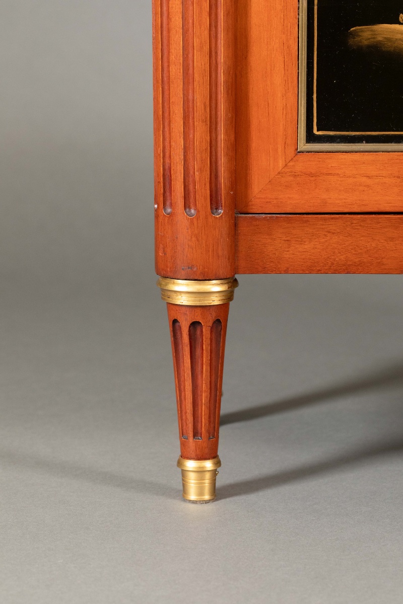 Élégant Meuble d’Appui Style Louis XVI Japonisant, Laque Noire et Décor Doré, Plateau Marbre-photo-5