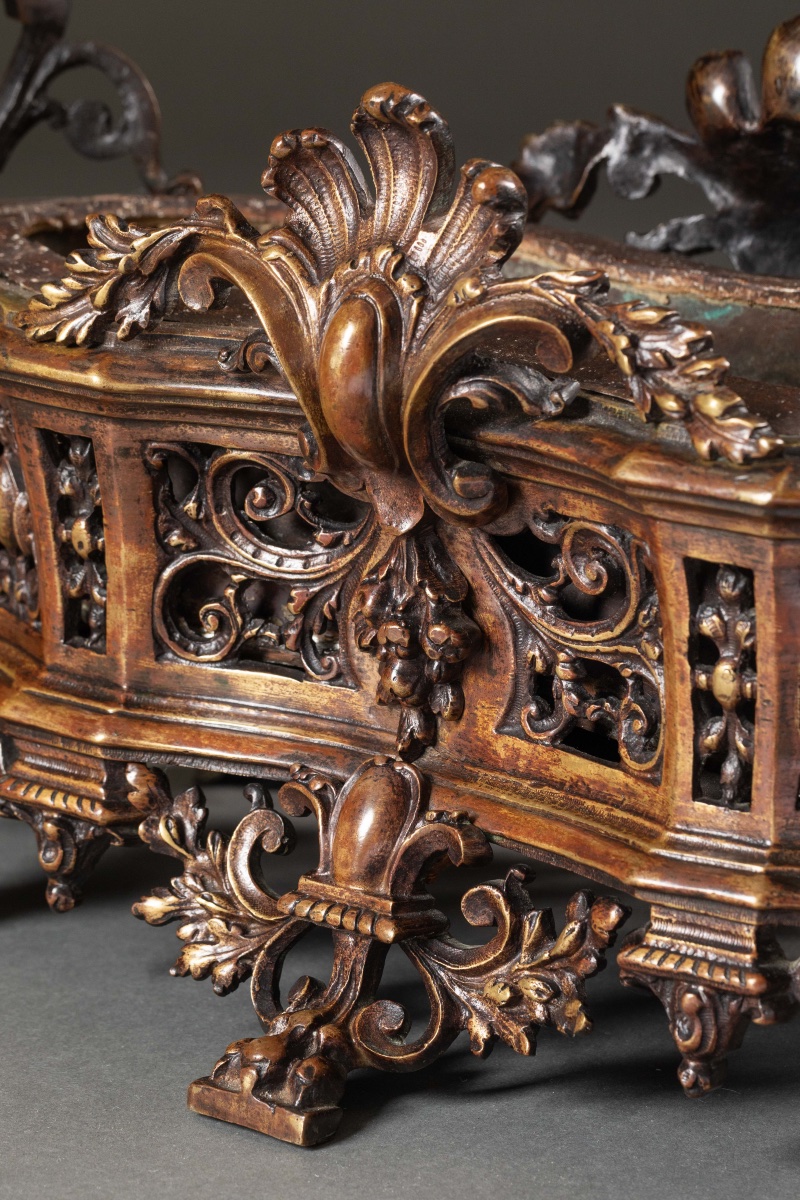 IMPORTANTE JARDINIERE en bronze patiné -photo-3