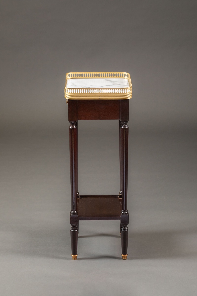 Paire de tables de chevet de style LXVI en acajou -photo-6