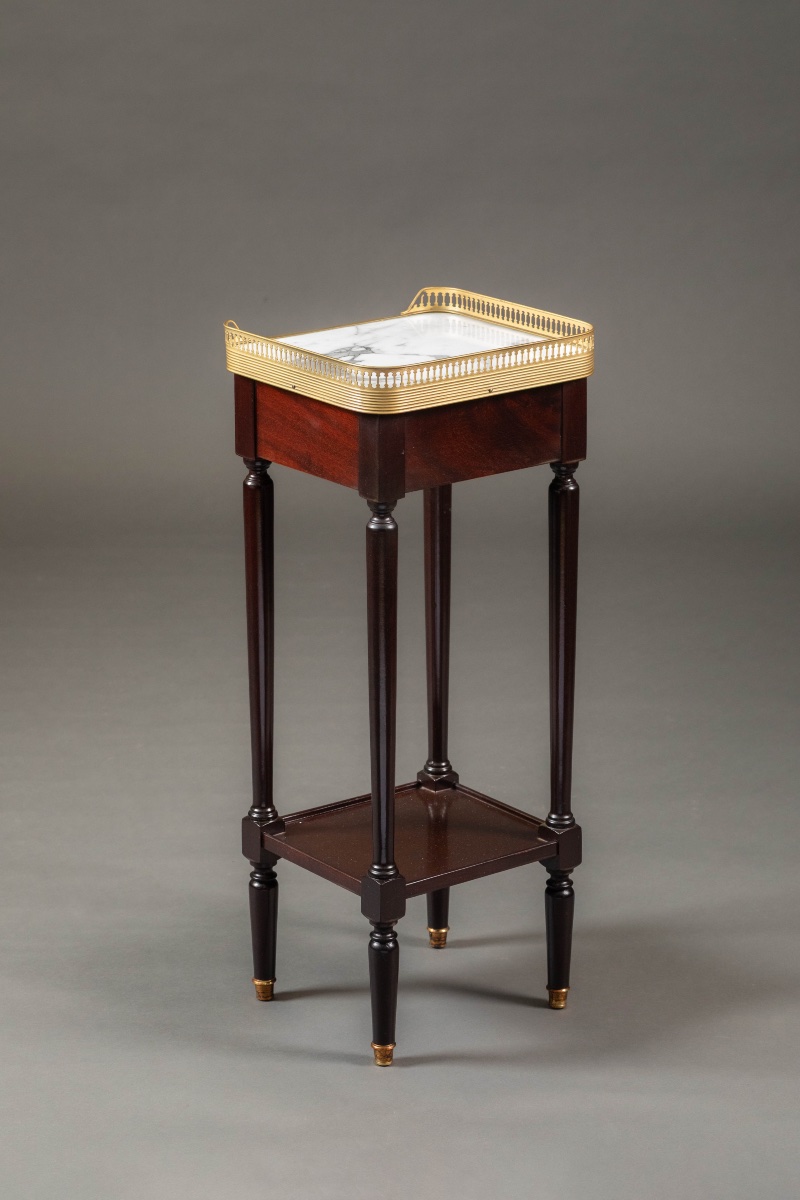 Paire de tables de chevet de style LXVI en acajou -photo-7