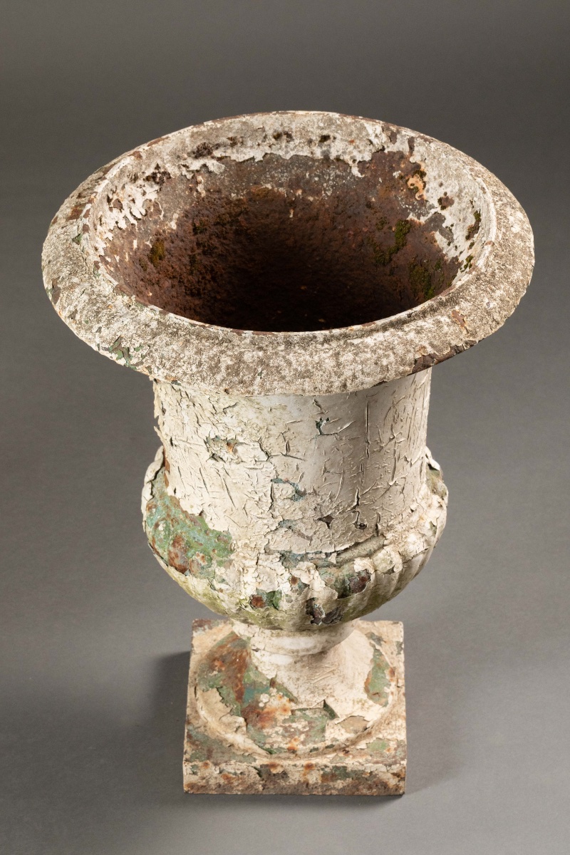 Paire de grands vases Médicis en fonte peinte – XIXe-photo-4