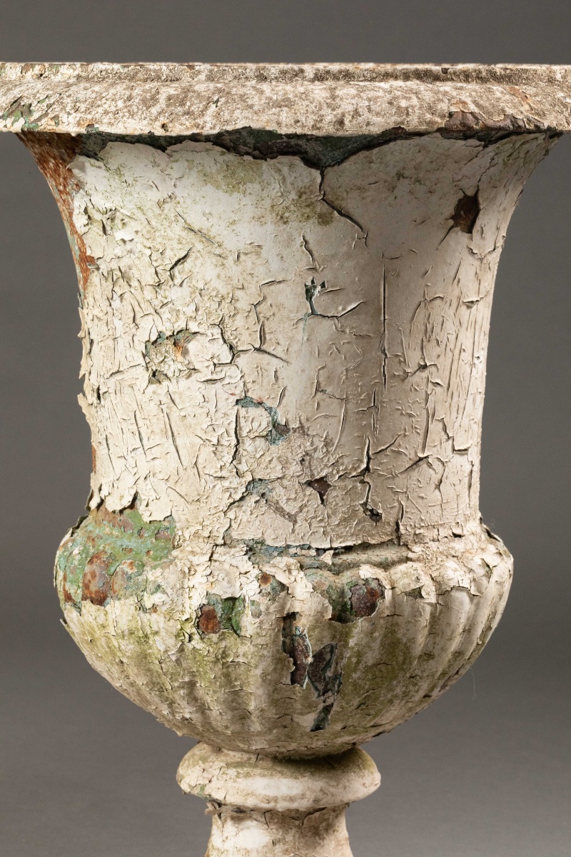 Paire de grands vases Médicis en fonte peinte – XIXe-photo-2