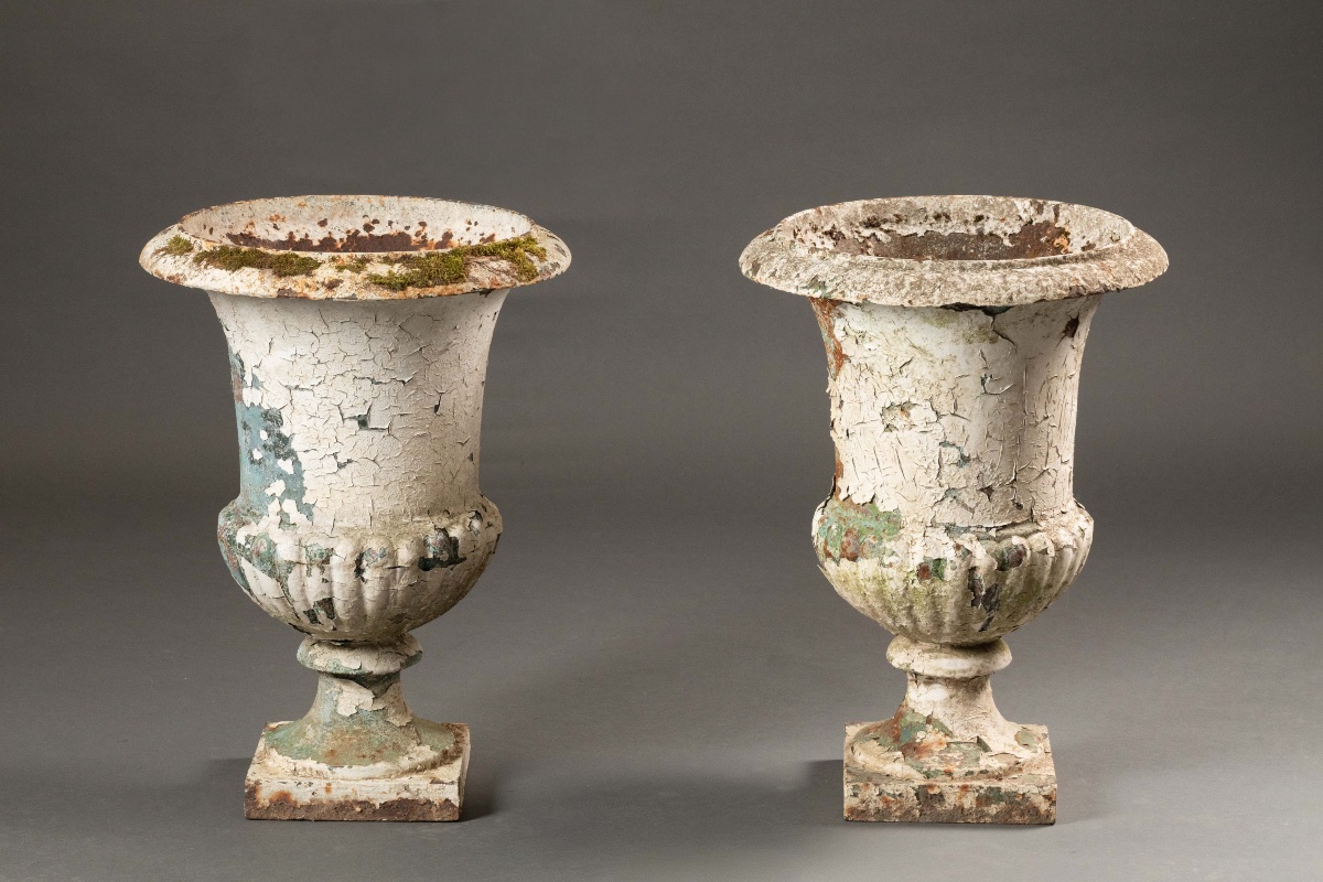 Paire de grands vases Médicis en fonte peinte – XIXe-photo-6