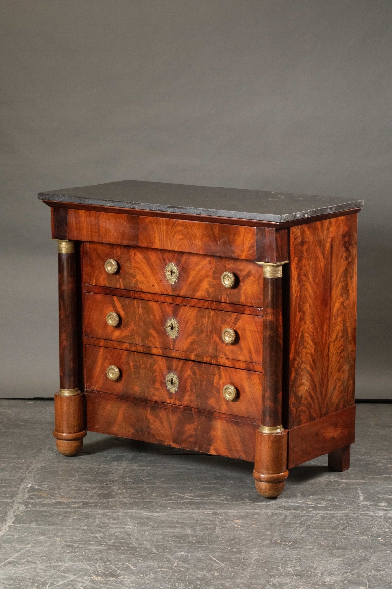 Commode d’époque Empire en acajou flammé, début XIXe siècle-photo-2