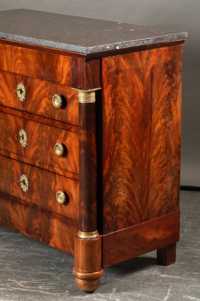 Commode d’époque Empire en acajou flammé, début XIXe siècle-photo-7