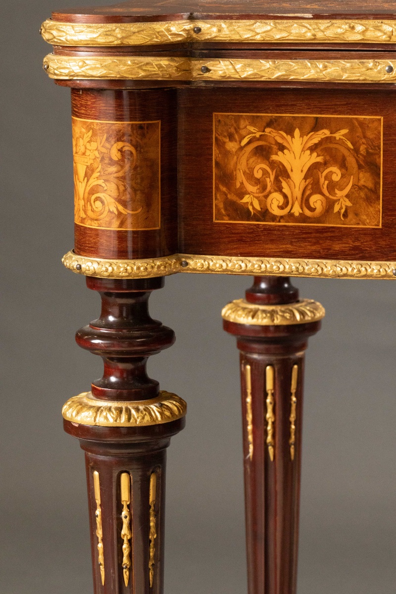 Table à jeux de style Napoléon III en marqueterie, début du XXe siècle-photo-2