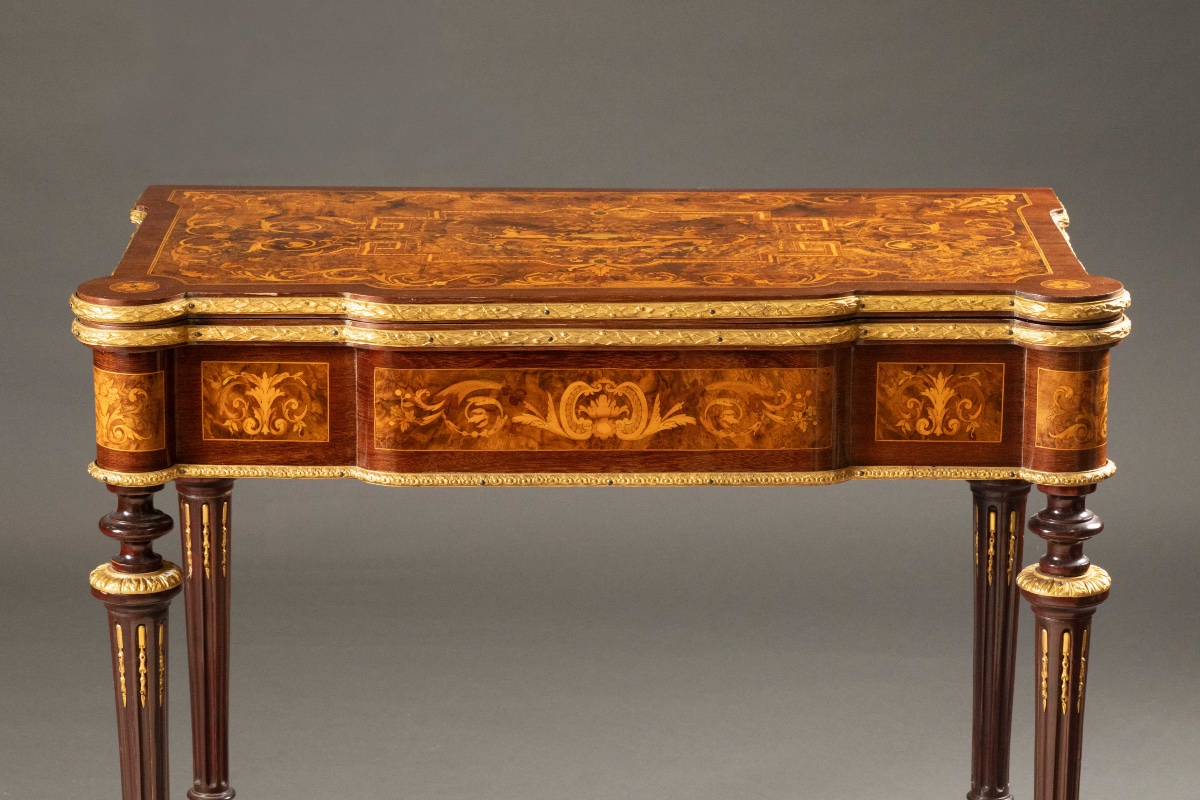 Table à jeux de style Napoléon III en marqueterie, début du XXe siècle-photo-3