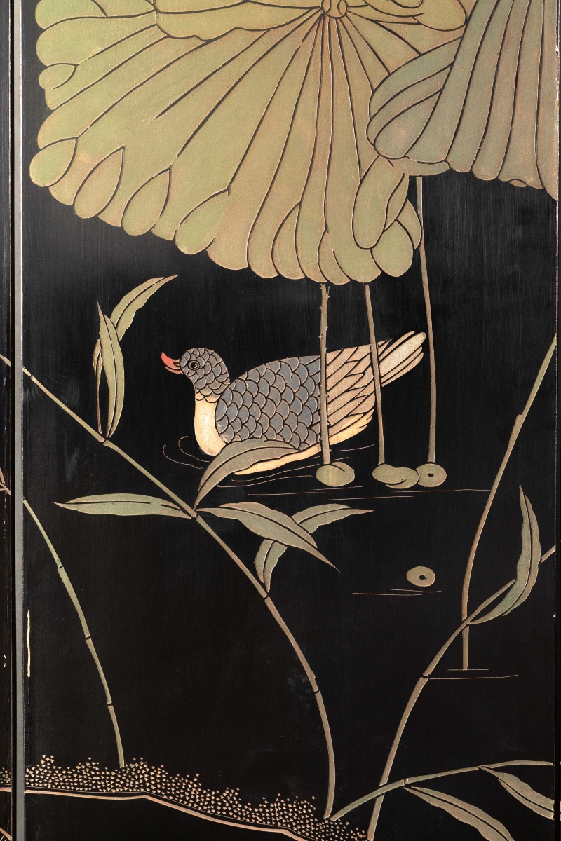 Grand paravent chinois à quatre feuilles en laque noire et fond or – Hong Kong, vers 1970-photo-2