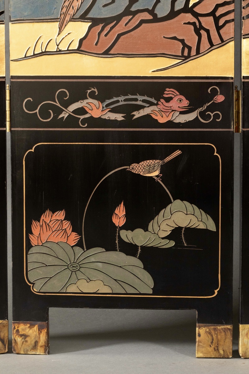 Grand paravent chinois à quatre feuilles en laque noire et fond or – Hong Kong, vers 1970-photo-7