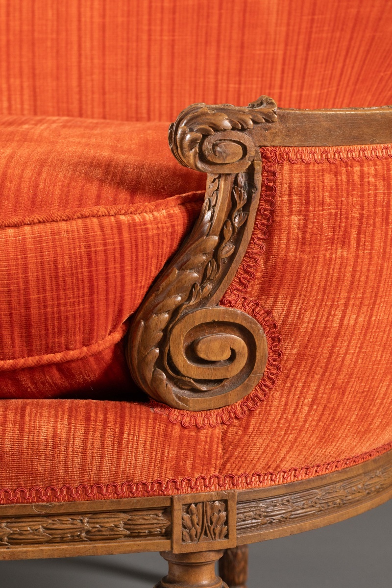 Canapé corbeille de style Louis XVI en bois sculpté, velours rouge corail – XIXe siècl-photo-2