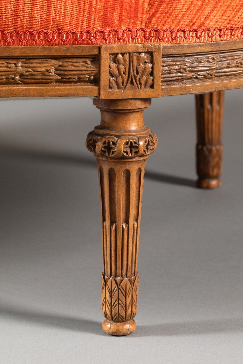 Canapé corbeille de style Louis XVI en bois sculpté, velours rouge corail – XIXe siècl-photo-2