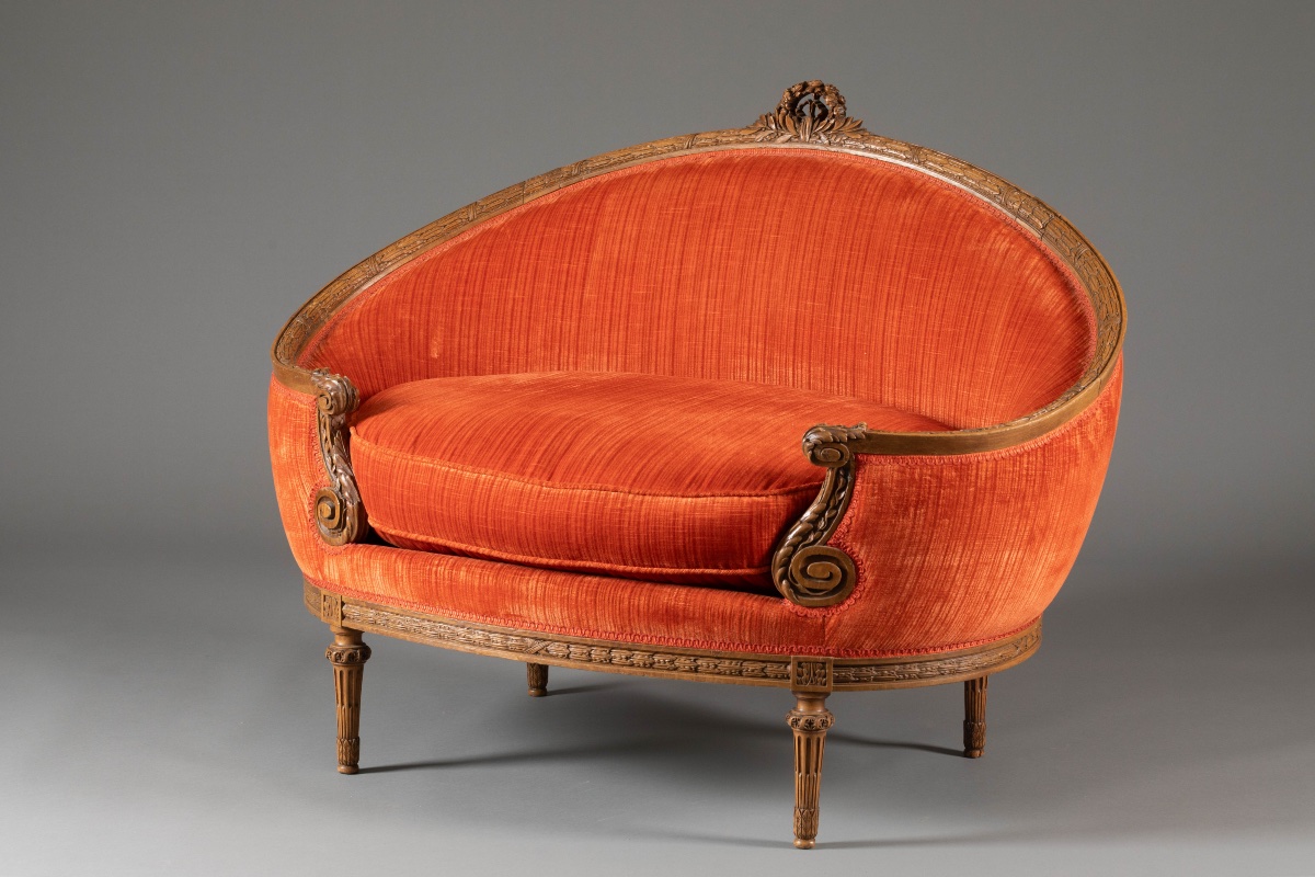 Canapé corbeille de style Louis XVI en bois sculpté, velours rouge corail – XIXe siècl-photo-4