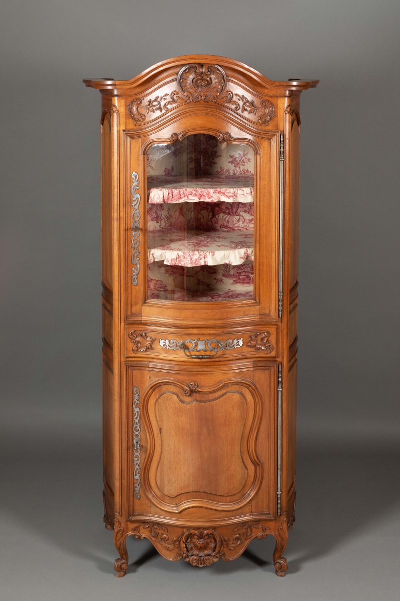 Large Display Cabinet In Carved Walnut In The Louis XV Style-photo-3