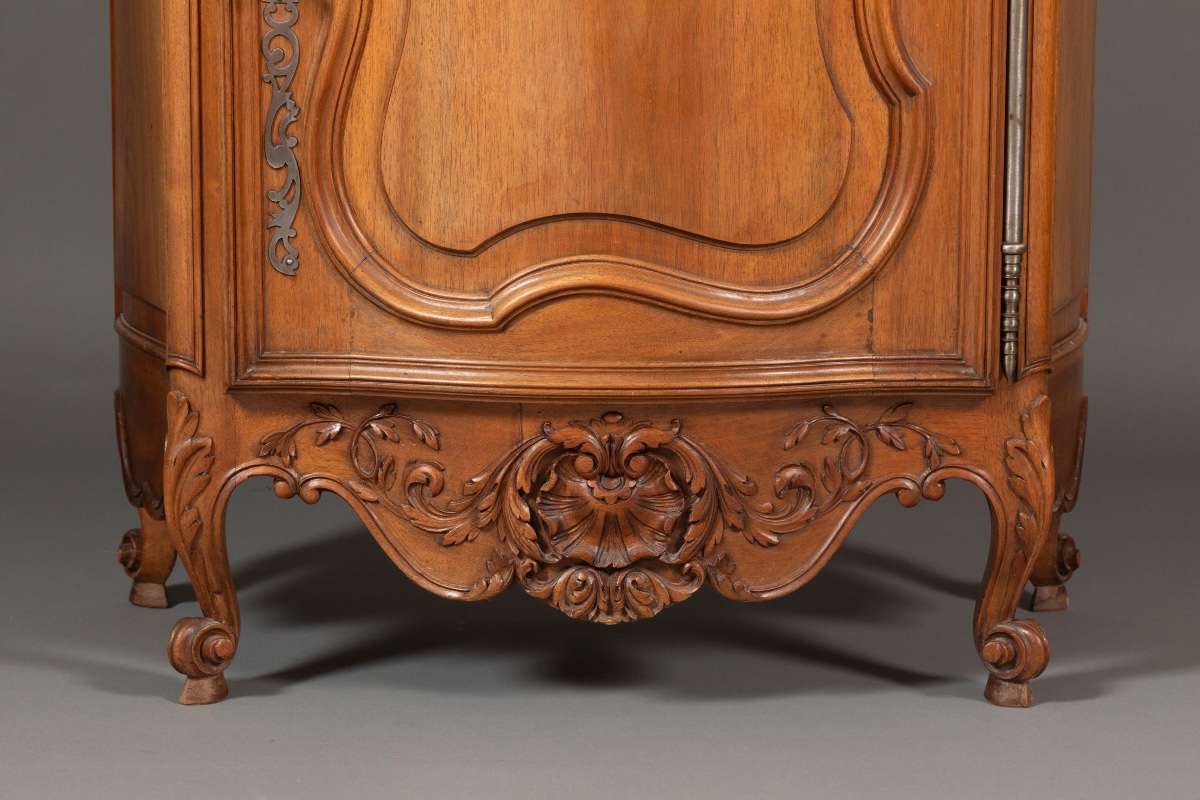 Large Display Cabinet In Carved Walnut In The Louis XV Style-photo-5