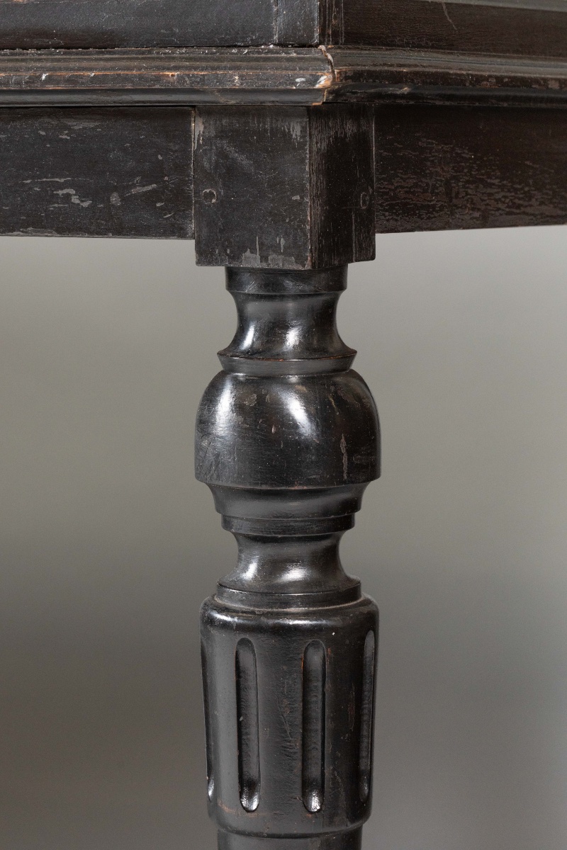 Grande vitrine-table de présentation en bois noirci, six pieds, époque Napoléon II-photo-2