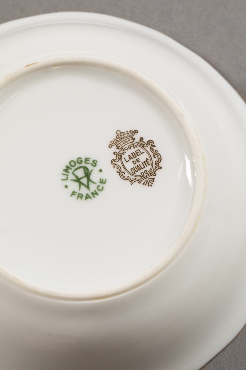 Important Limoges Porcelain Dinner Service—84 Pieces, Manufacture Union Céramique—l-photo-3