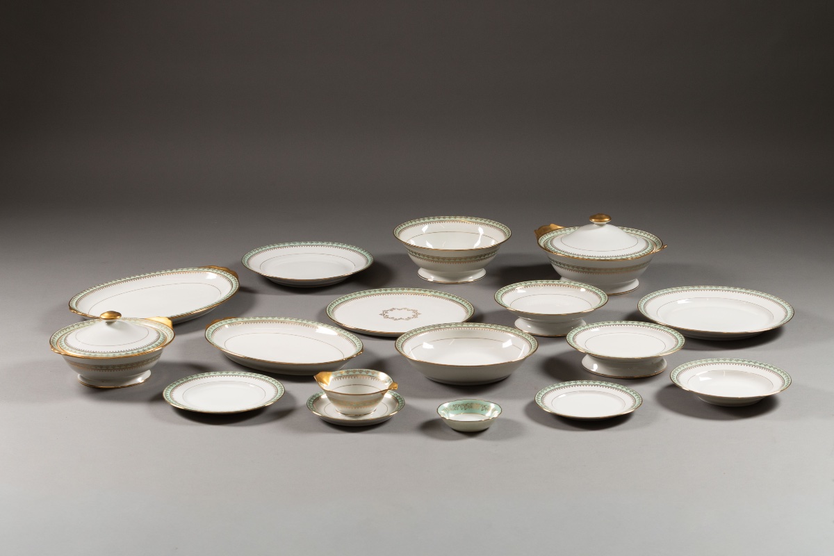 Important Limoges Porcelain Dinner Service—84 Pieces, Manufacture Union Céramique—l