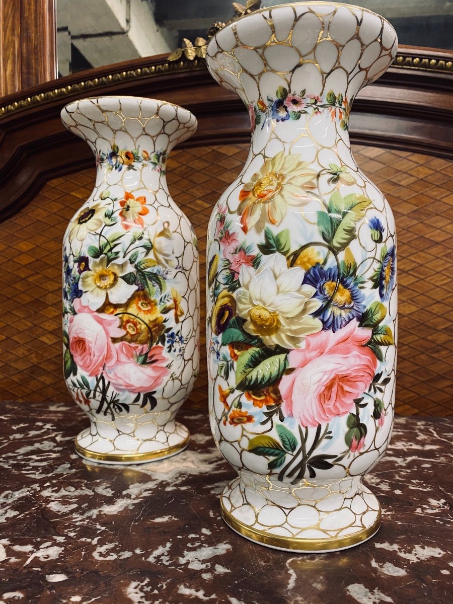 Vases En Porcelaine Sont Peints à La Main-photo-1