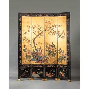 Large Four-panel Chinese Folding Screen In Black Lacquer With A Gold Background – Hong Kong, Circa 1970