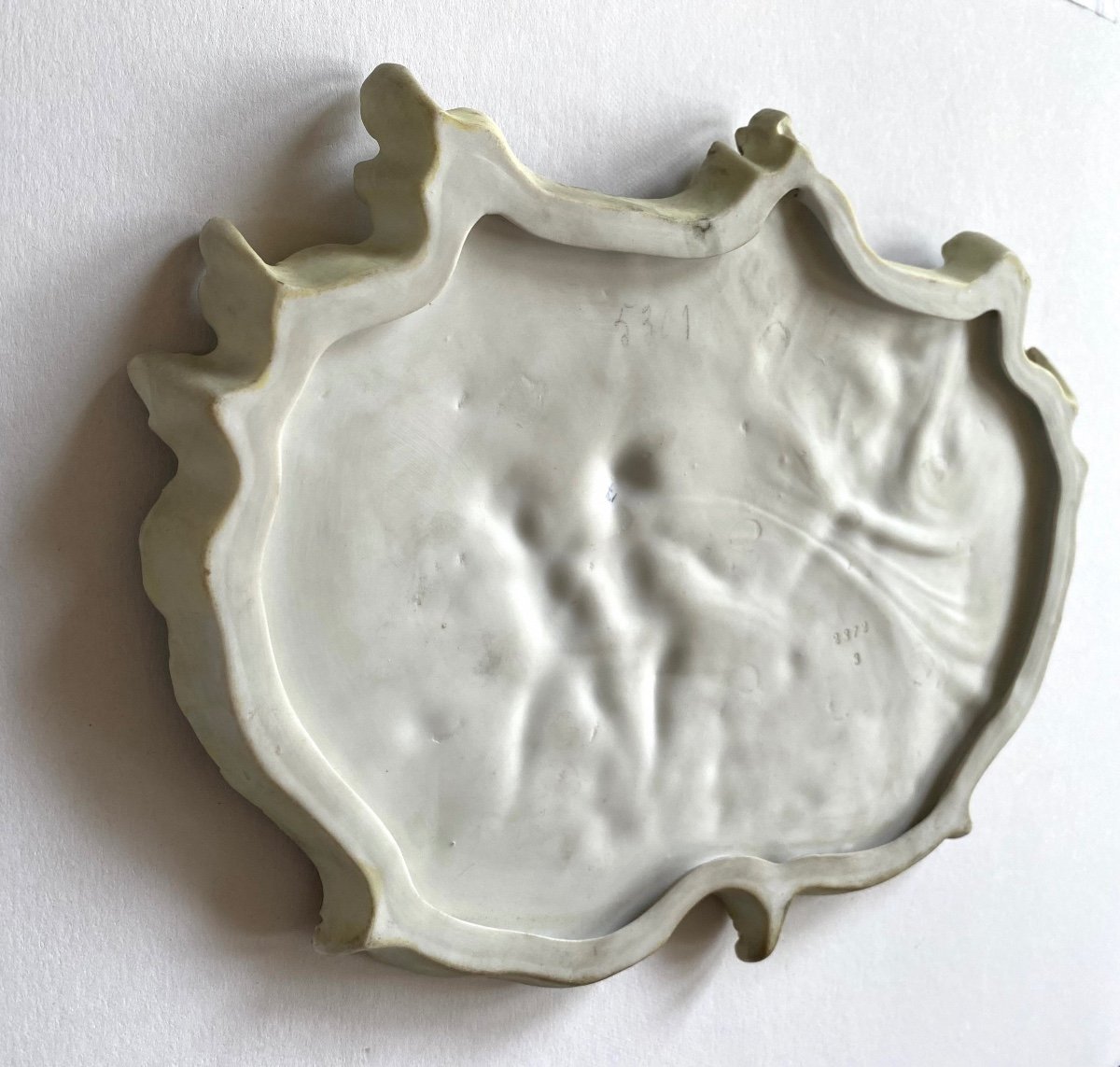 Porcelain Plaque . Louis XV Style On Bronze Easel. XIXth. Cherubs, Cupids And Birds.-photo-3