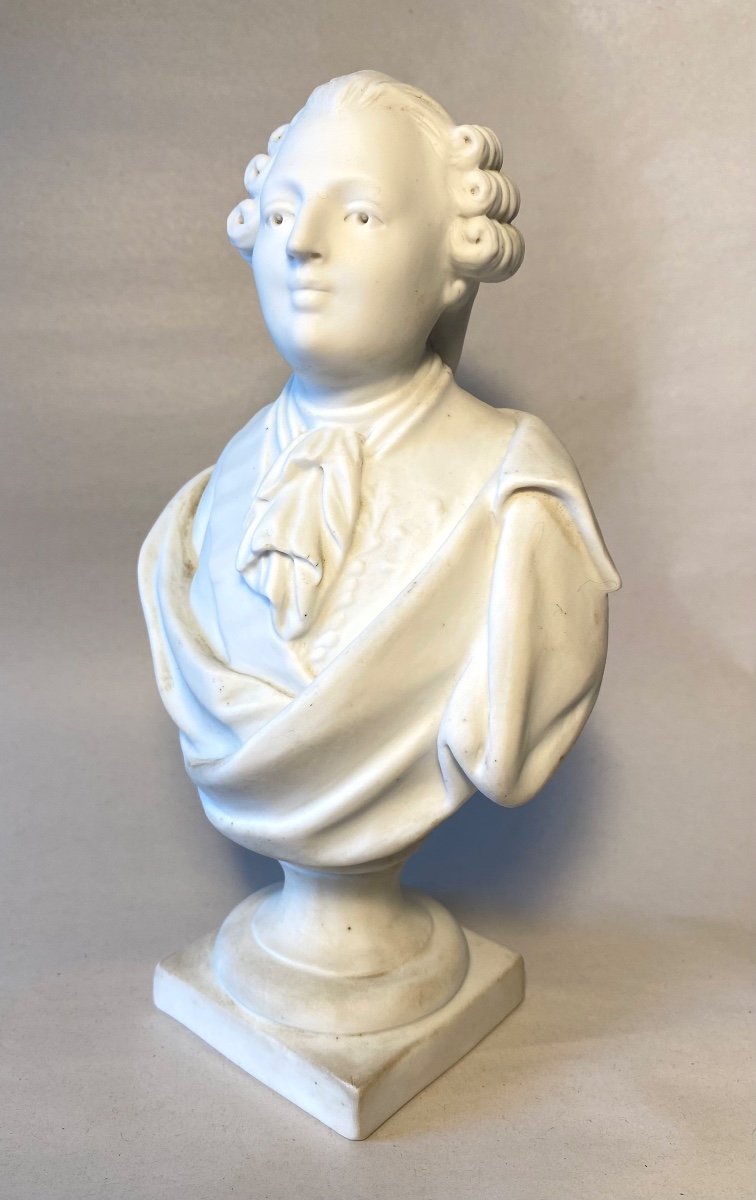Buste De Louis XVI. Biscuit de porcelaine . Début XXème. 