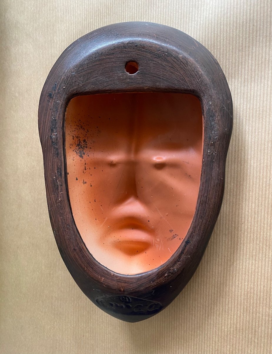 Masque Africaniste En Céramique Noire. Milieu XXème. -photo-4