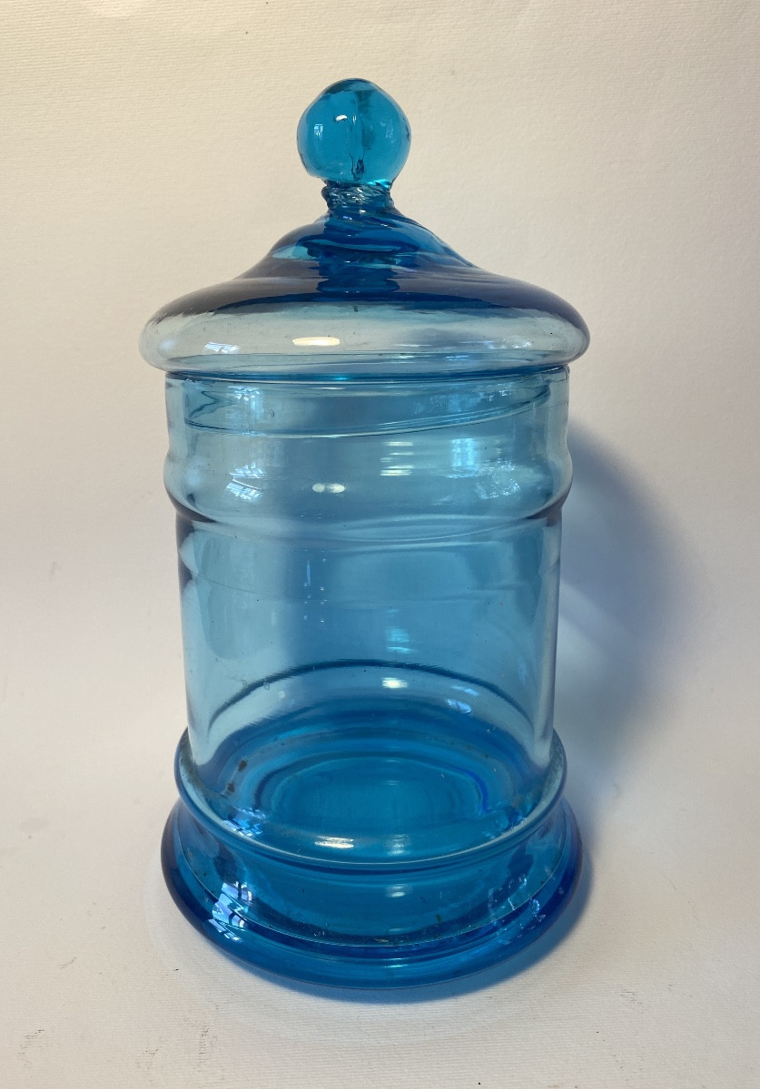 Bocal D’apothicaire Ou De Confiseur En Verre Soufflé Bleu.  XIXème. 