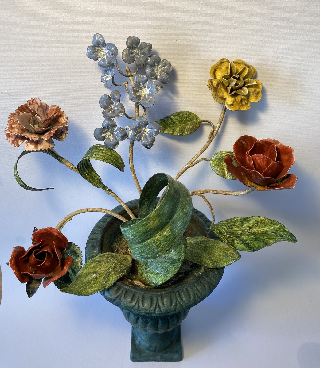 Flower Vase. Cast Iron And Painted Metalwork. Early 20th Century. -photo-3
