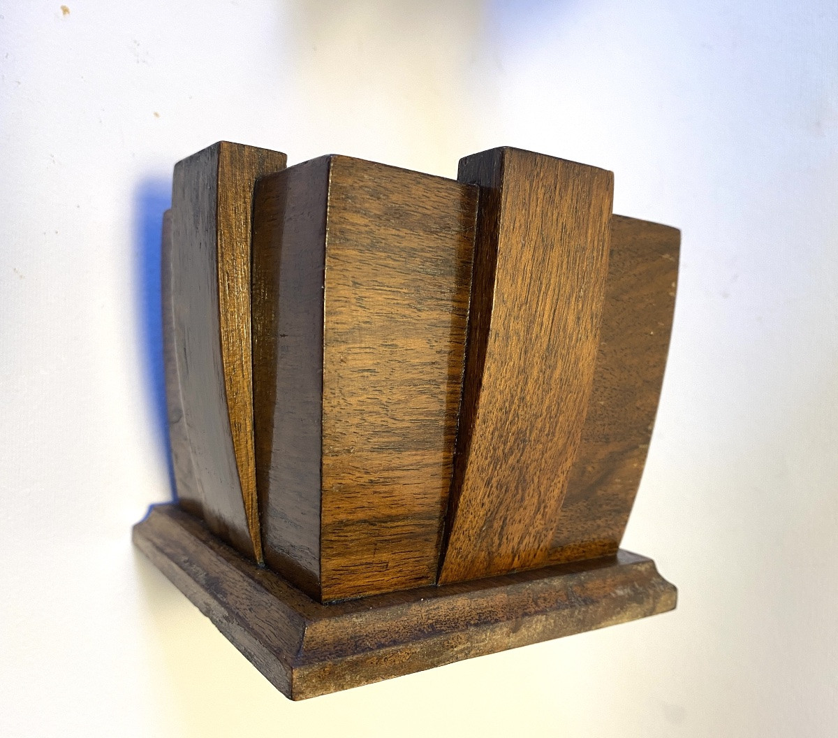 Boîte En Bois Sculpté. Tulipes En Pot. Objet De Curiosité. Début XXème. -photo-5