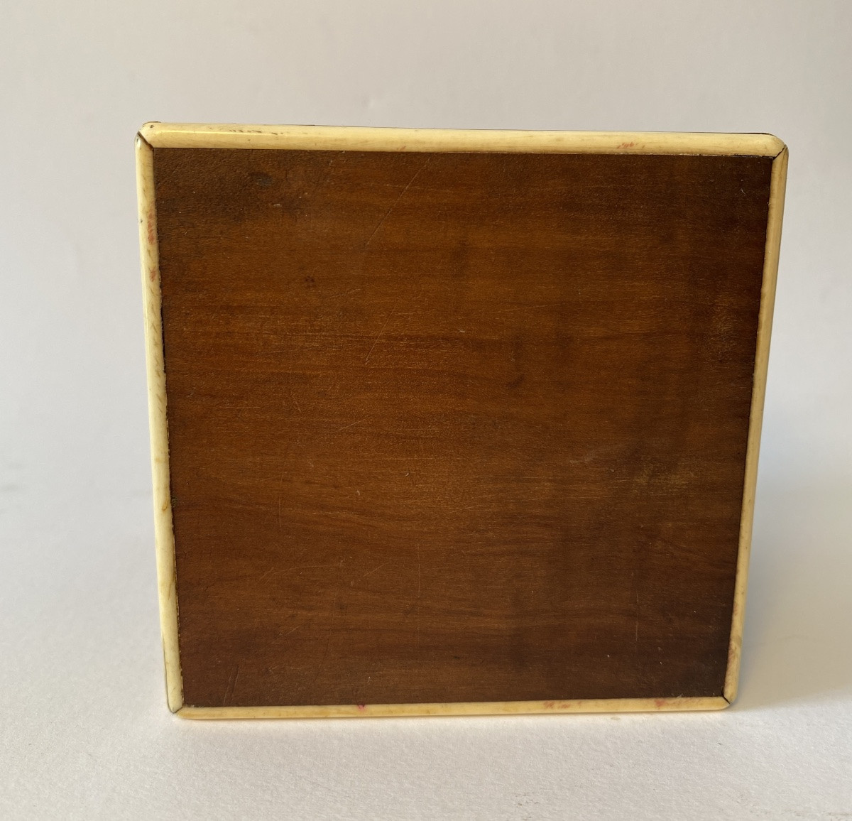 Art Deco Dice Box. Elm Burl Veneer And Ivory Pastilles. -photo-3