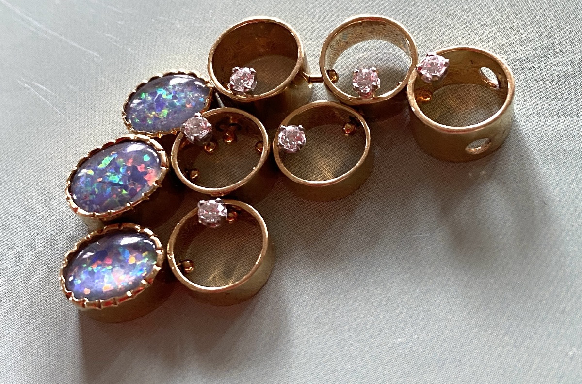 Modernist Pendant In 18k Gold. Opals And Diamonds. 1970s -photo-1