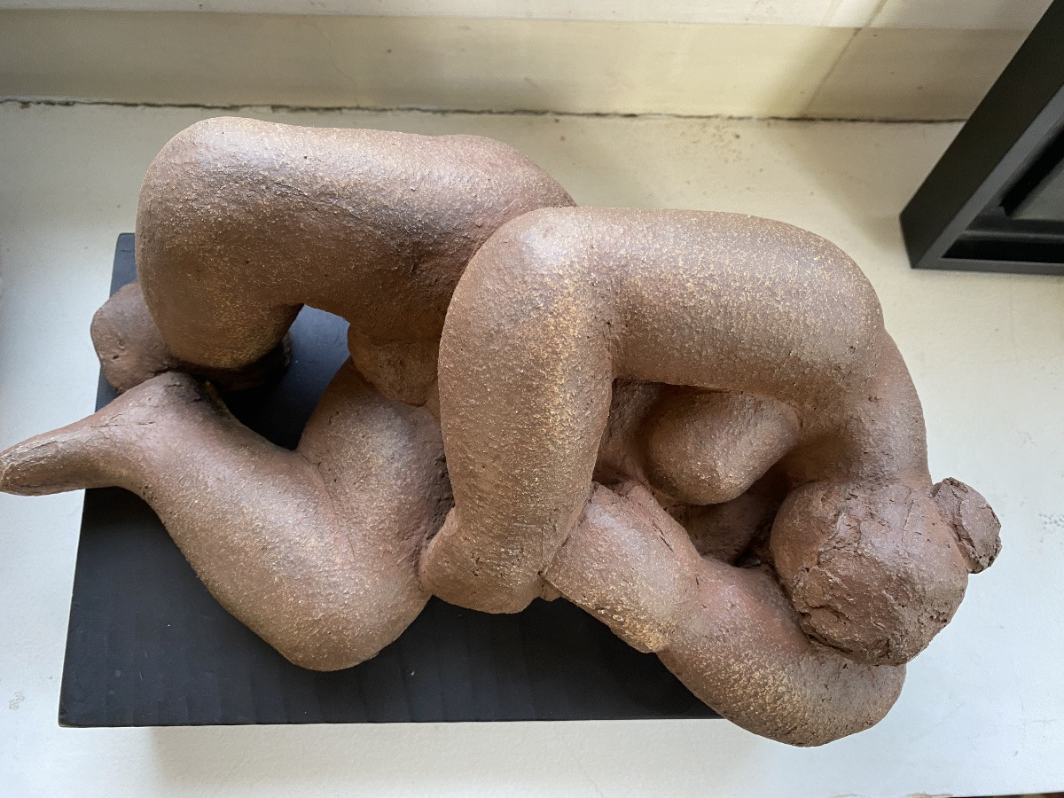 “reclining Female Nude”. Terracotta Sculpture From The Mid-20th Century On A Blackened Wooden Base. -photo-2
