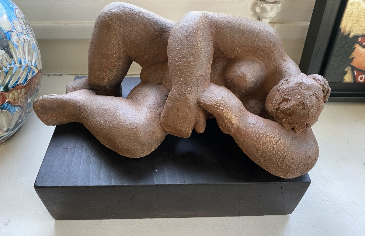 “reclining Female Nude”. Terracotta Sculpture From The Mid-20th Century On A Blackened Wooden Base. -photo-3