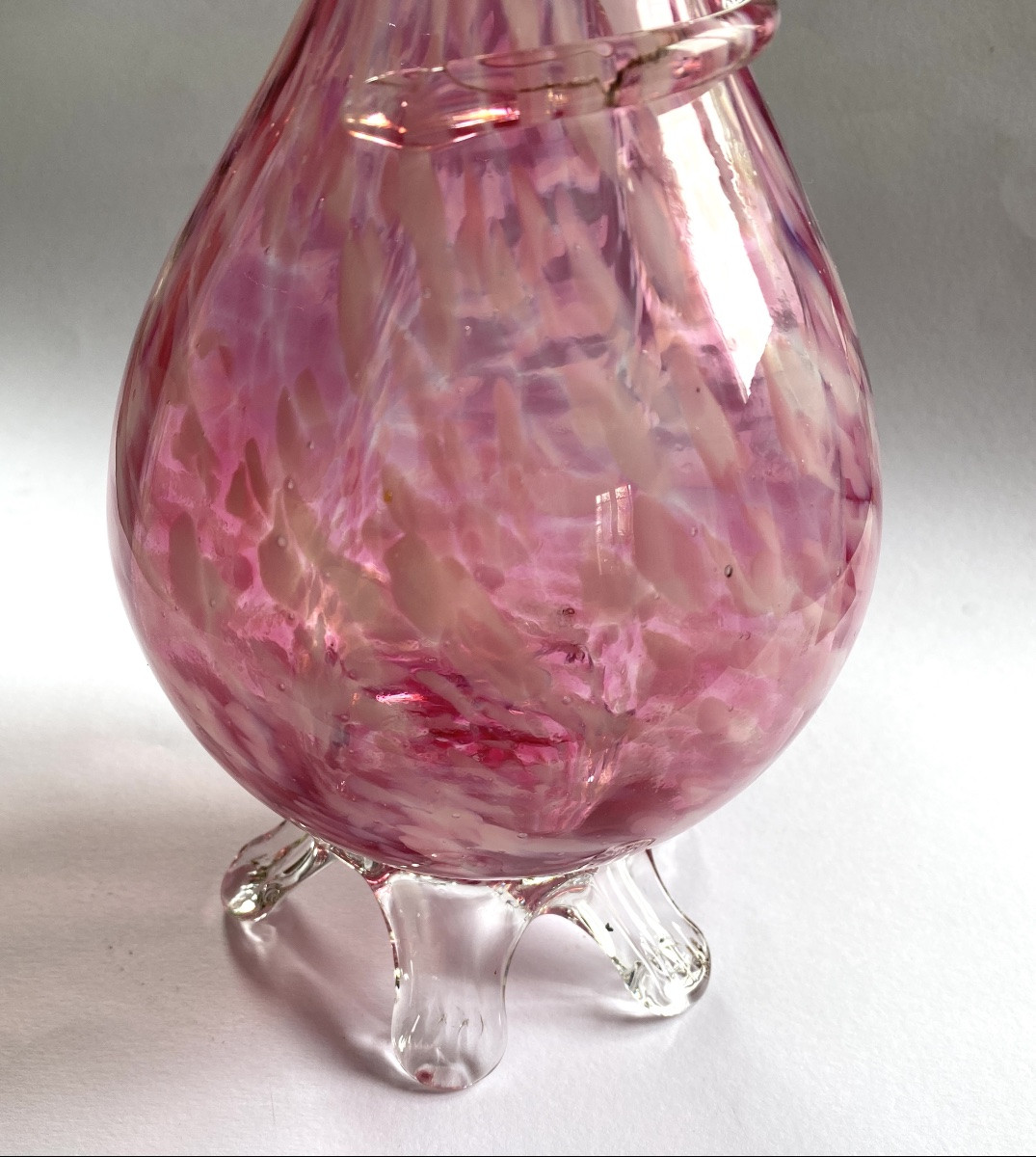 Verrerie Clichy. Legras Plaine St Denis. Vase rose et blanc. Fin XIXème. Début XXème. -photo-2