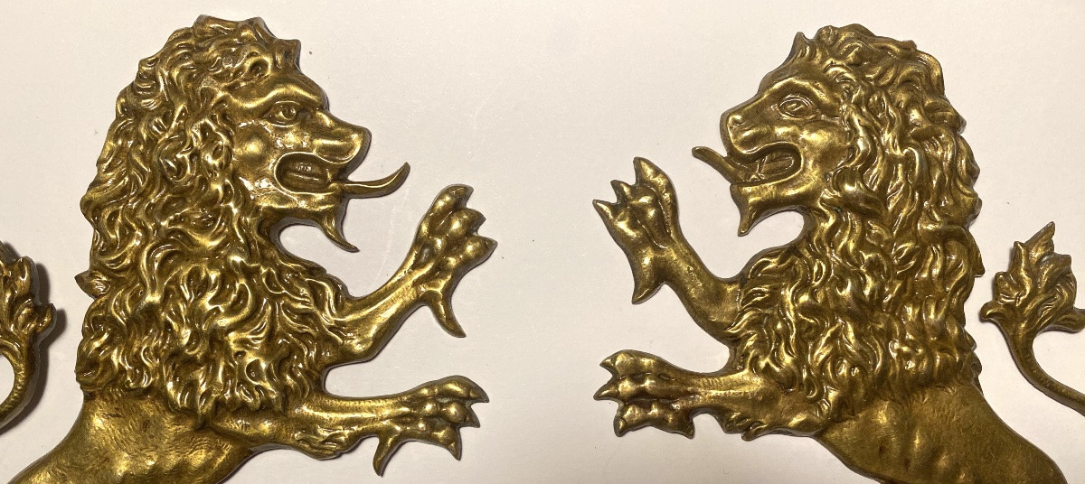 Two Facing Heraldic Lions. 19th Century Ornamental Bronzes. -photo-4