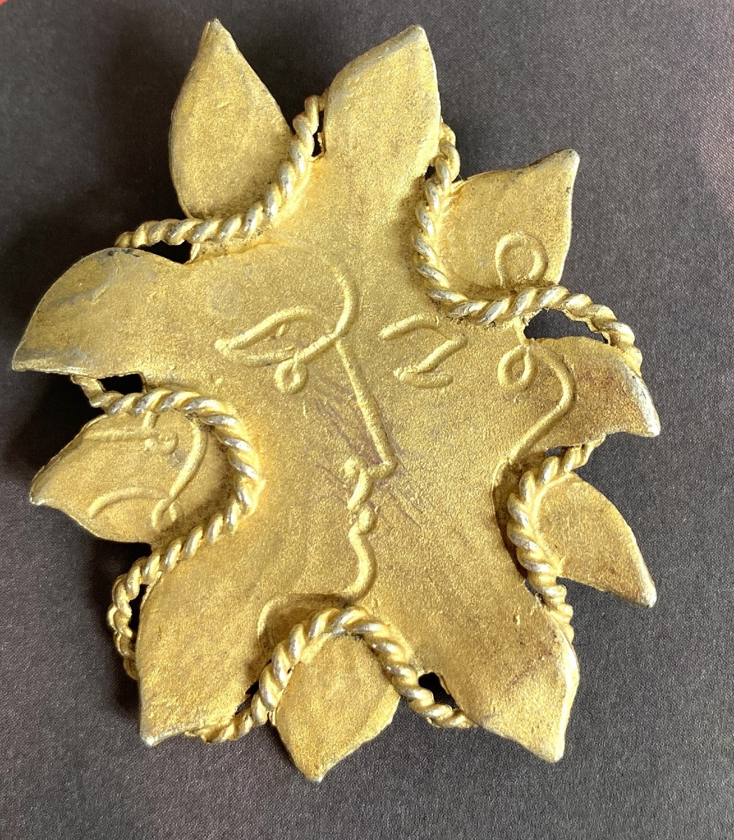 J. Cocteau. Brooch With The Profile Of Apollo Engraved On A Stylized Sun. Gilded Metal. Monnaie De Paris.-photo-2