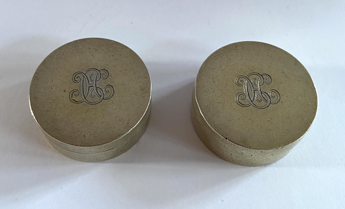 Pair Of 19th Century Silver And Gilt Pill Boxes. Keller Frères. 