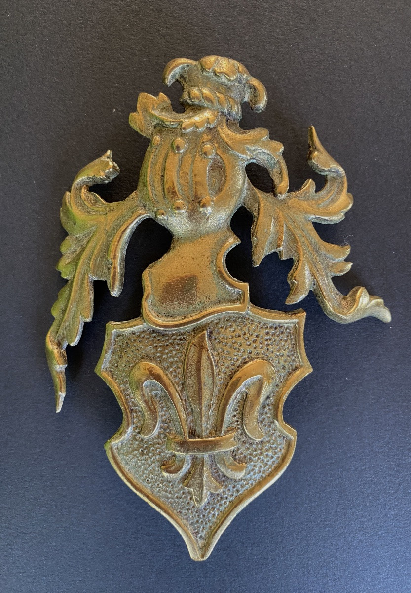 19th Century Ornamental Bronzes. Coat Of Arms, Variegated Helmet And Fleur-de-lis. -photo-2