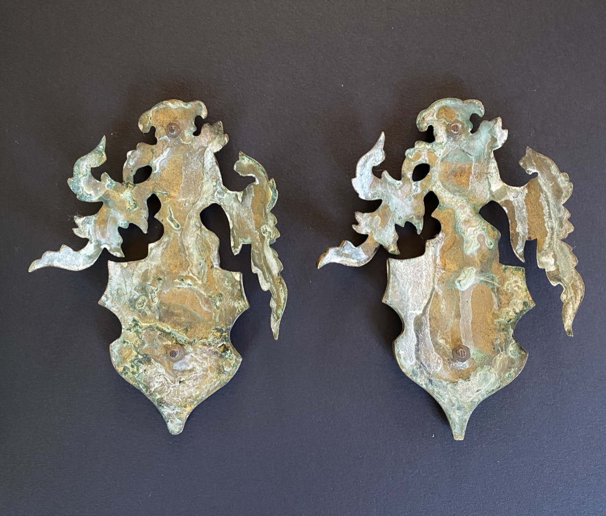 19th Century Ornamental Bronzes. Coat Of Arms, Variegated Helmet And Fleur-de-lis. -photo-1